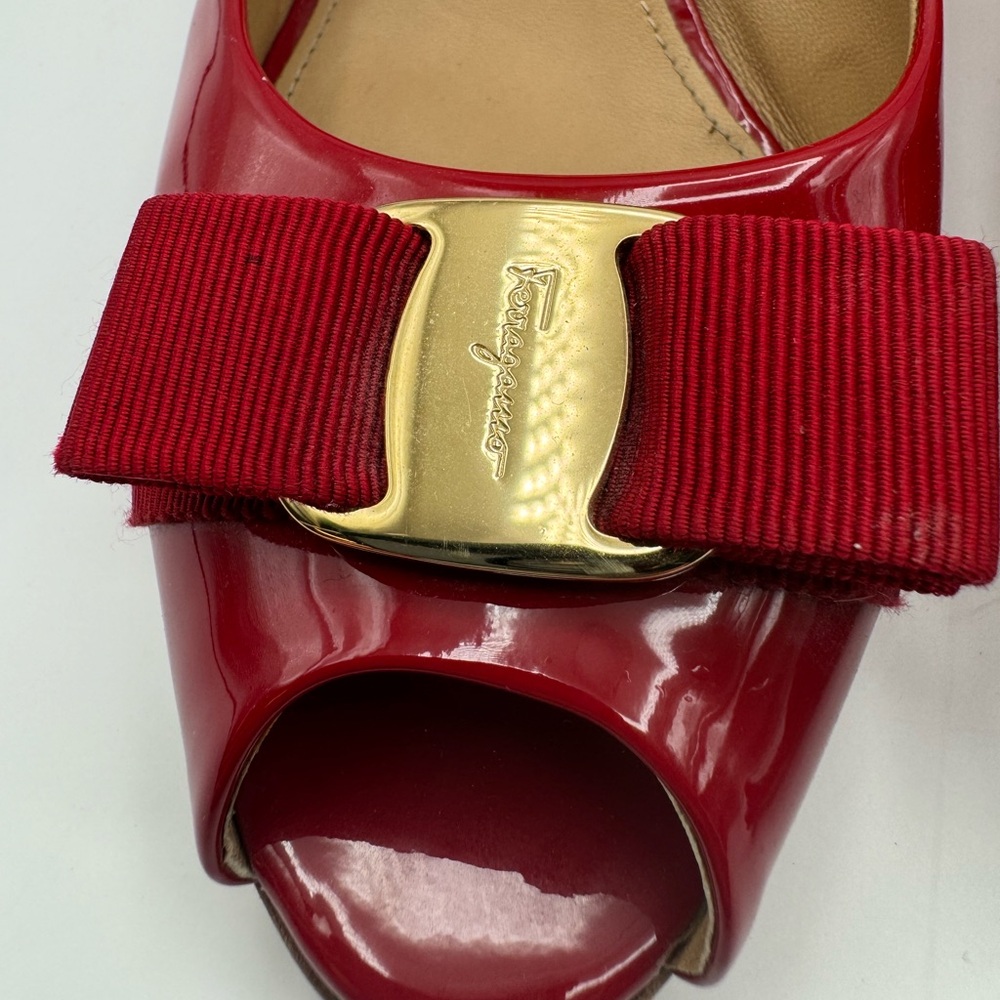 Salvatore Ferragamo Patent Leather Bow Accents Pumps - Picture 3 of 9